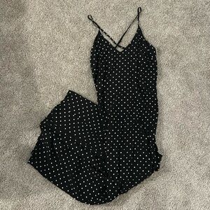 New with tags! Old navy polka dot black and white maxi dress. Size medium.